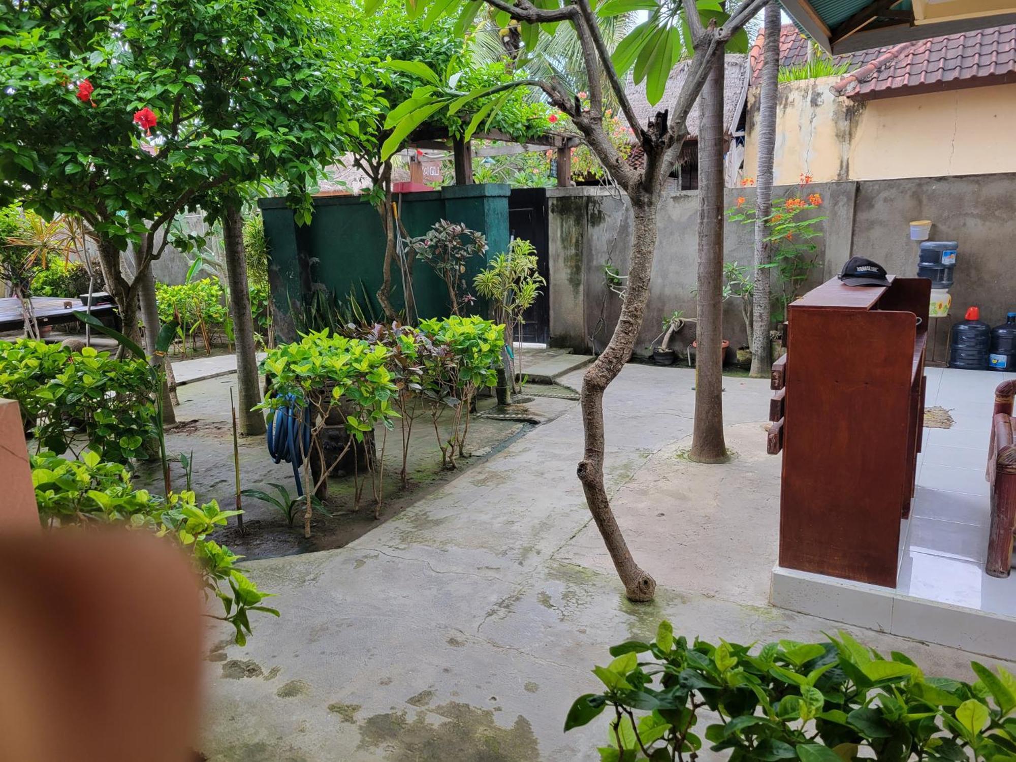 Koi Gili Guest House Gili Trawangan Exteriör bild